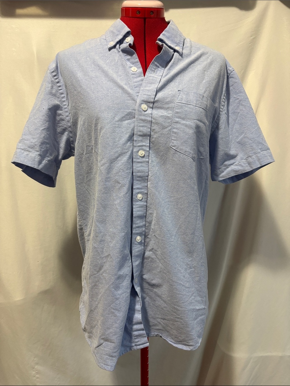 Amazon Essentials Light Blue Short-Sleeve Button Down Shirt